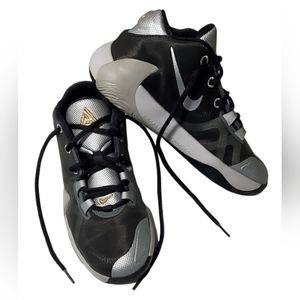 Nike Zoom Freak 1 Size 5.5Y Kids Boys Girls Sneakers Grey Black Womens 7.5 Shoes
